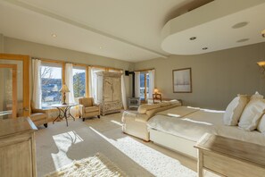 Premium Room (Not Pet Friendly and No Elevator) | Living area | TV, books