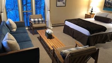 Signature Chalet, 3 Bedrooms, Mountain View | Premium bedding, down comforters, blackout drapes, iron/ironing board