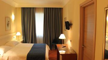 Minibar, Zimmersafe, Schreibtisch, schallisolierte Zimmer