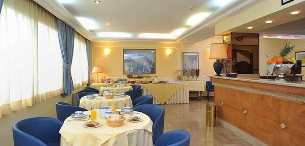 Breakfast area - Hotel Alba Cassino (Cassino)