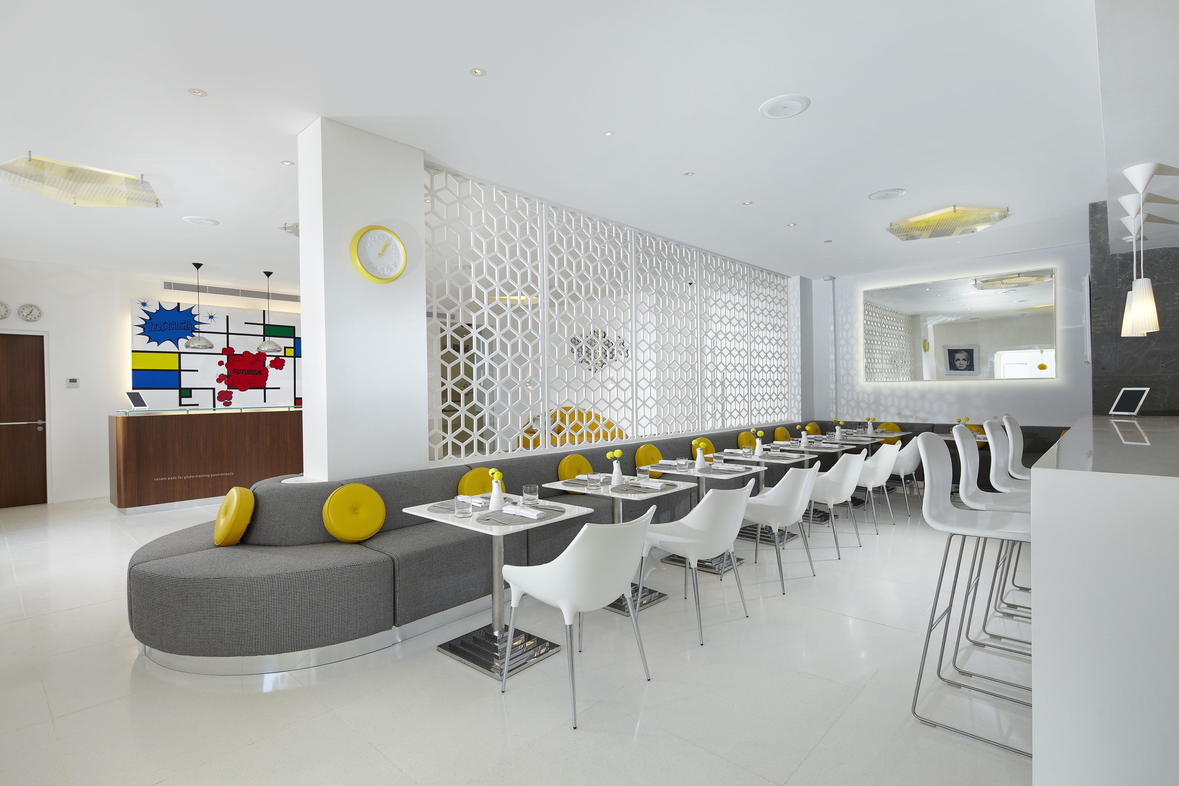 Lobby lounge