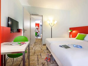 Suite familiale, 2 lits doubles (All Comfort) | DĂ©cor unique, bureau, systĂšme dâinsonorisation