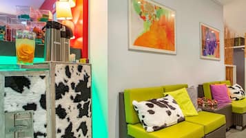 Alfresco dining, open daily