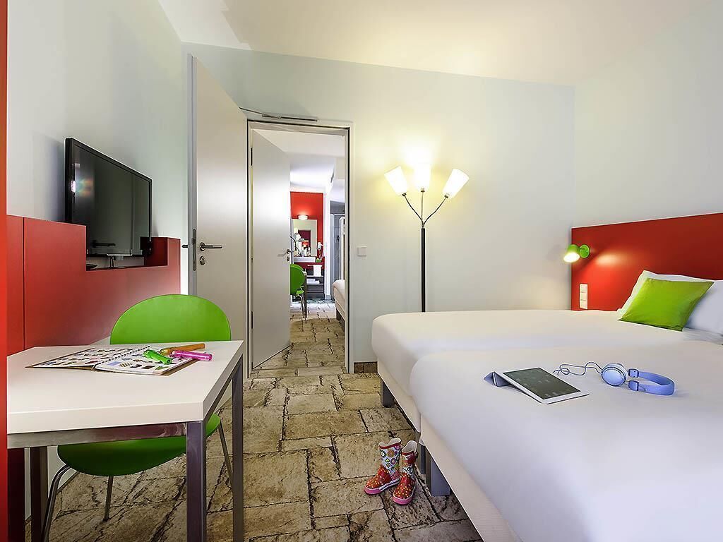 Familie suite, 2 tweepersoonsbedden (All Comfort) | Individueel gedecoreerd, een bureau, geluiddichte muren
