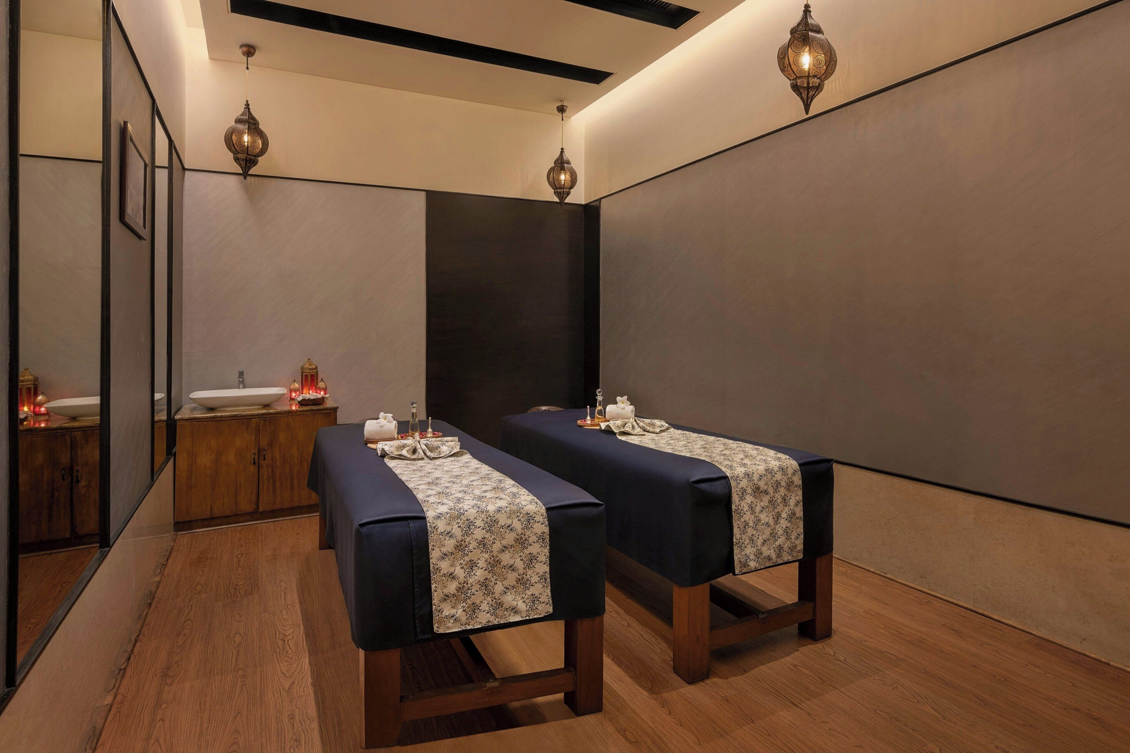 Sauna, steam room, body treatments, aromatherapy, hot stone massages