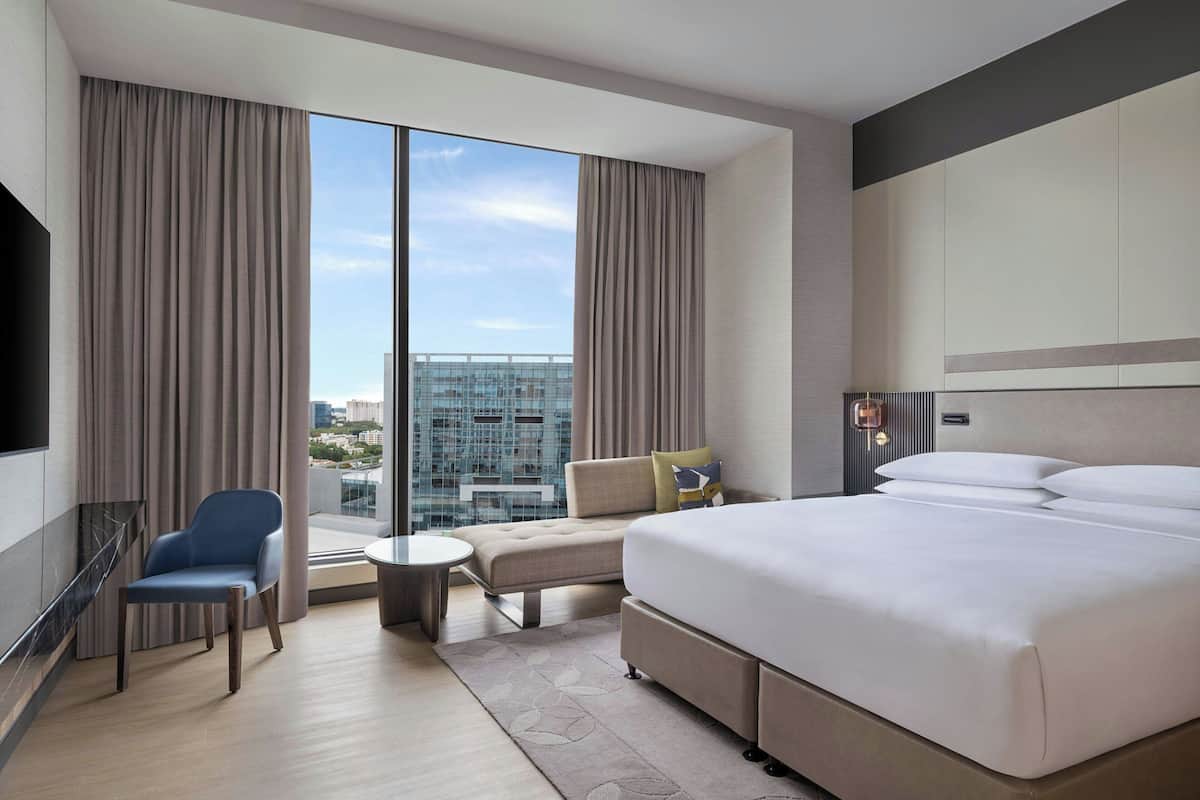 suite, 1 king bed | premium bedding, down duvets, minibar, in-room safe