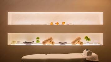 Couples treatment rooms, sauna, steam room, body treatments