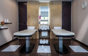 Salas de tratamiento para parejas, un sauna, baño turco
