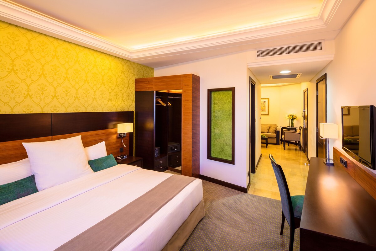 Sábanas de algodón egipcio, ropa de cama de alta calidad y minibar 