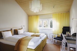 Ropa de cama hipoalergénica, cubrecamas y escritorio 