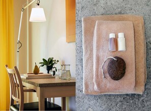 Literie hypoallergénique, couette en duvet d'oie, bureau