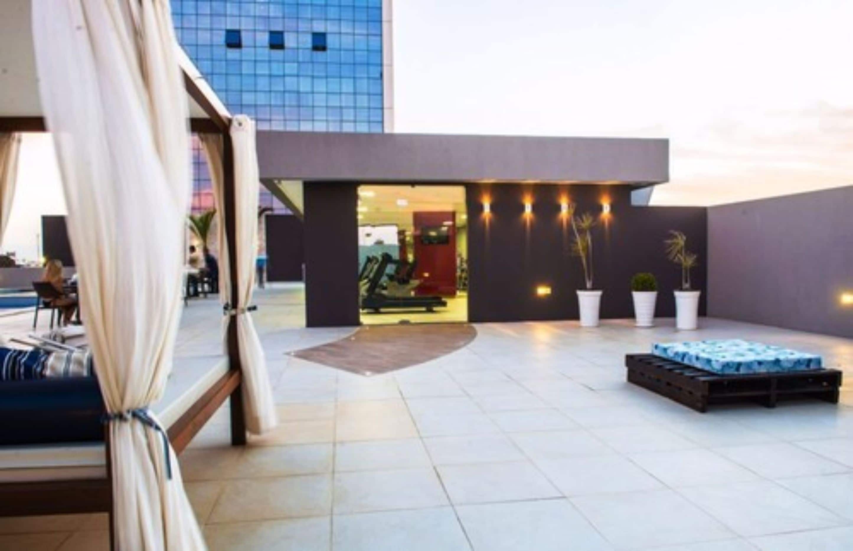 Outdoor pool, sun loungers