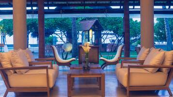 Kios check-in/check-out