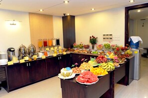 Buffet - Hanoi Golden Hotel (Nha Trang)