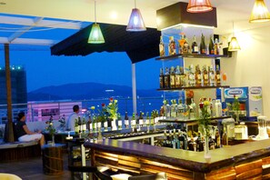 Bar (on property) - Hanoi Golden Hotel (Nha Trang)