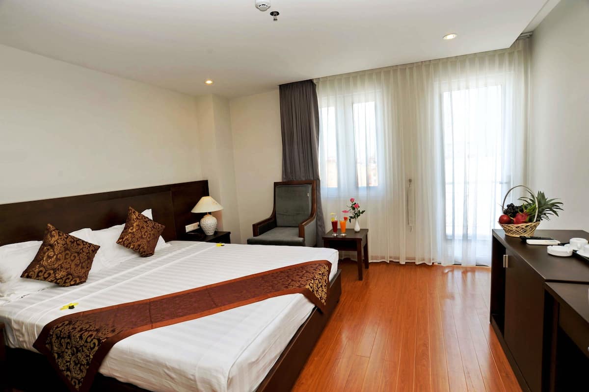 Minibar, in-room safe, desk, blackout drapes