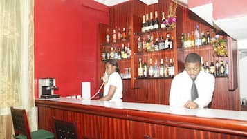 Bar (en la propiedad)