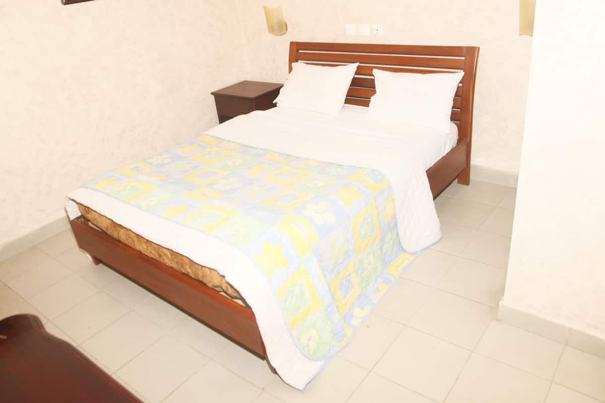 standard single room | individually furnished, desk, blackout curtains, free wifi