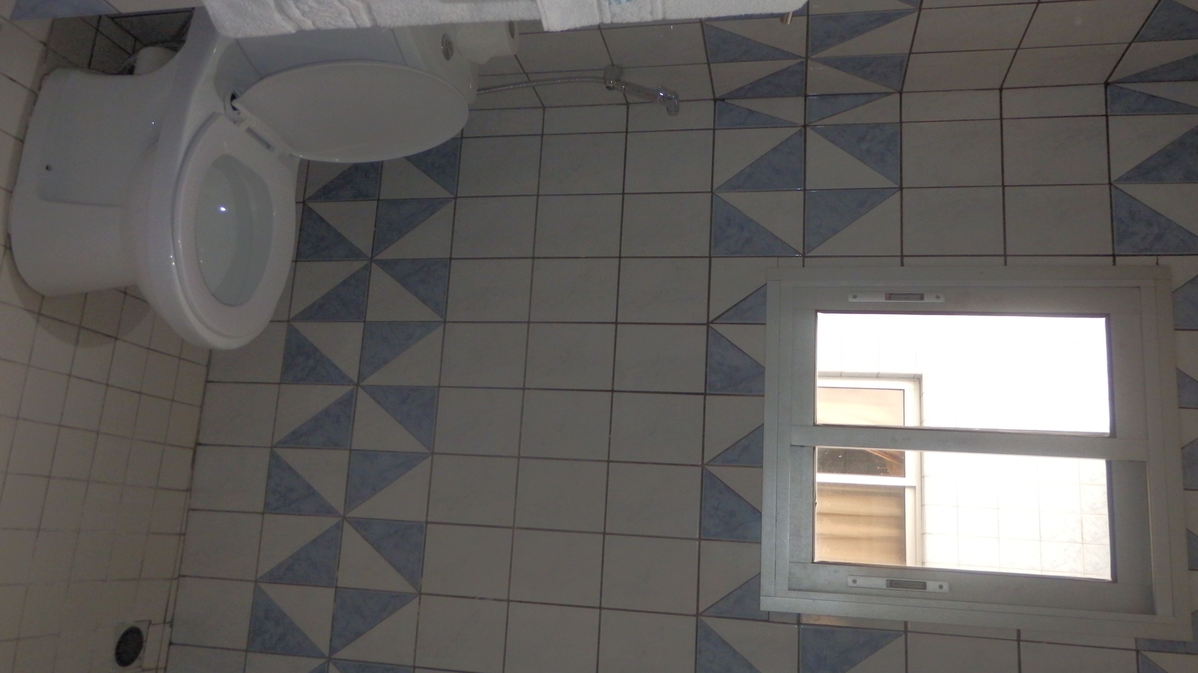 twin room | bathroom | deep-soaking bathtub, free toiletries, towels