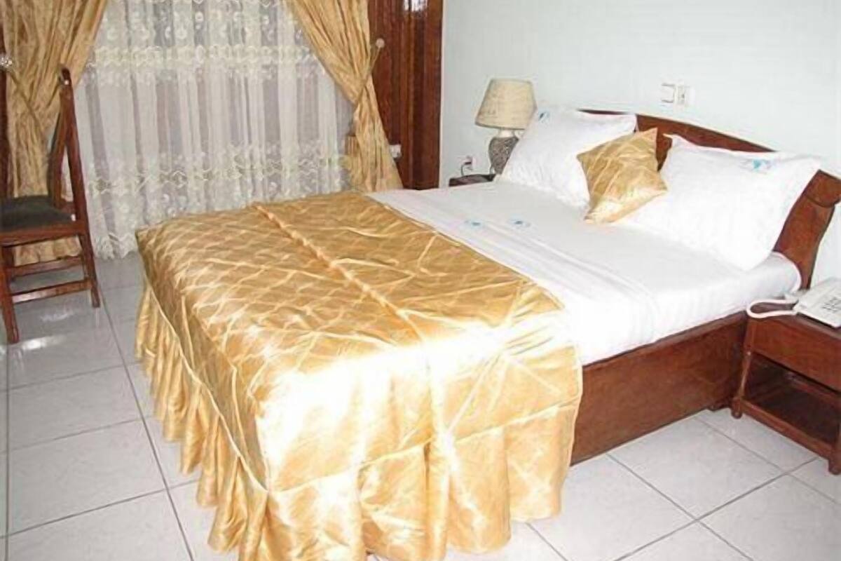 premium bedding, memory-foam beds, in-room safe, individually furnished