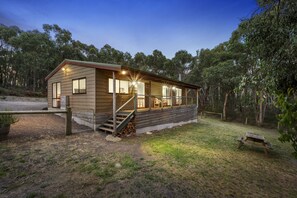 Front of property - evening/night - Countrywide Cottages (Bambra)