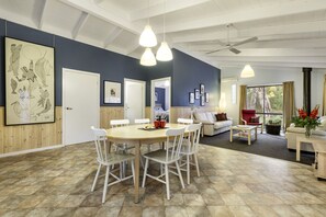 Cottage Standar, 2 kamar tidur, Bebas Asap Rokok, dapur (Igloo Cottage) | Makan di kamar