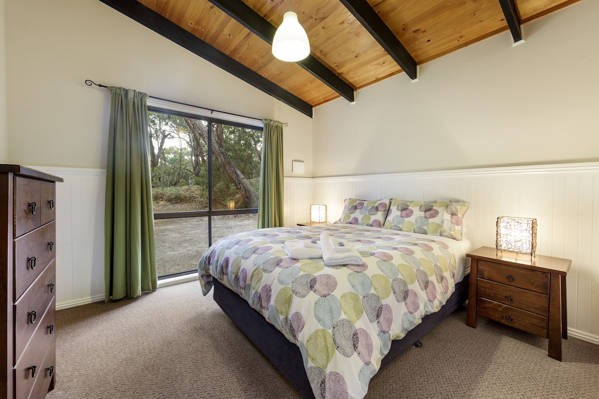 Standard-Ferienhaus, 2 Schlafzimmer, Nichtraucher, Küche (Ferny Reach Cottage) | Bügeleisen/Bügelbrett, Bettwäsche