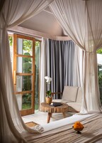 Villa, 1 habitación, piscina privada (Free Daily Afternoon Tea) | Minibar, caja fuerte, escritorio y espacio para trabajar con un portátil