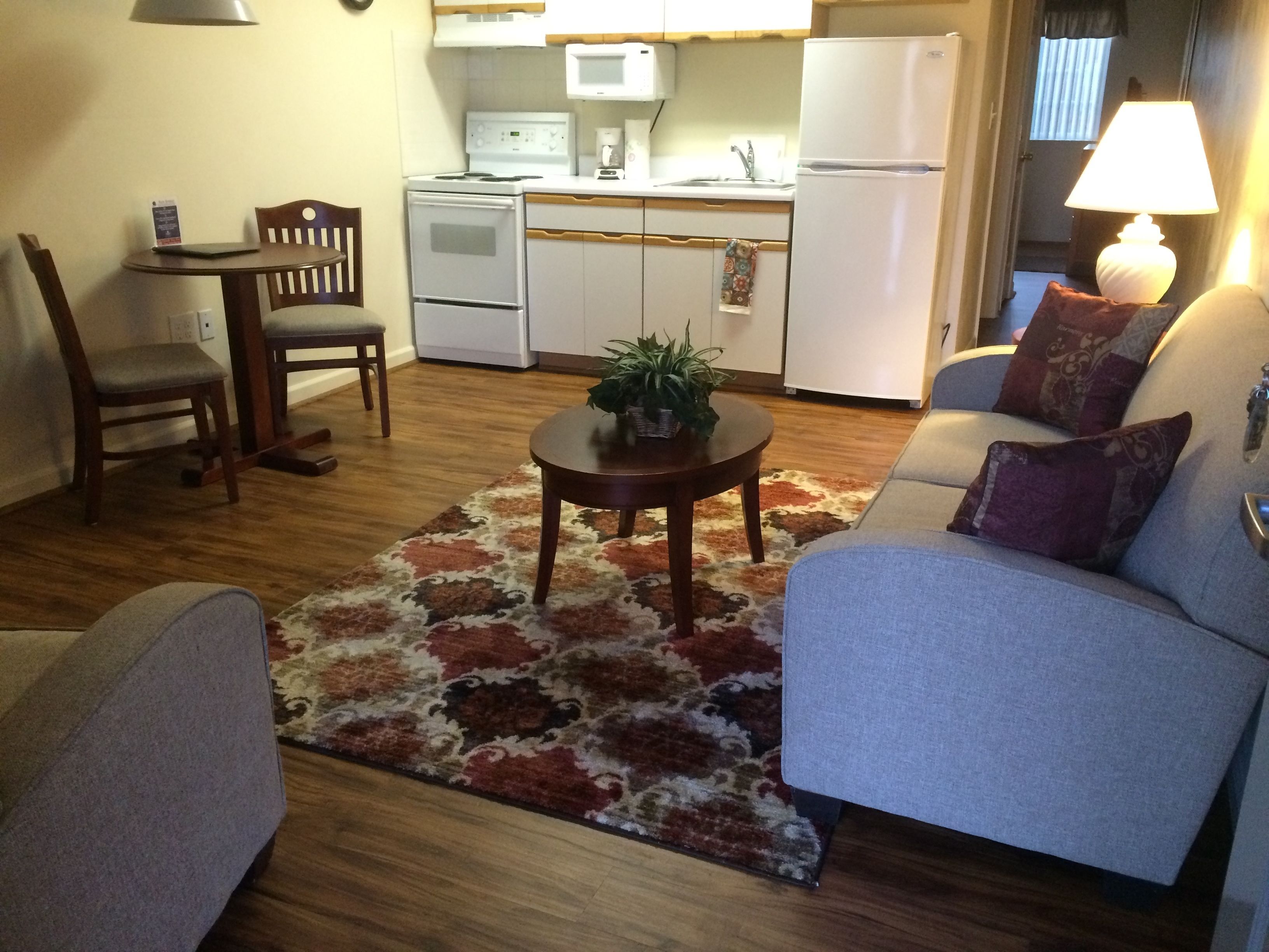 standard room, 1 queen bed (mobile) | 1 bedroom, premium bedding, individually decorated
