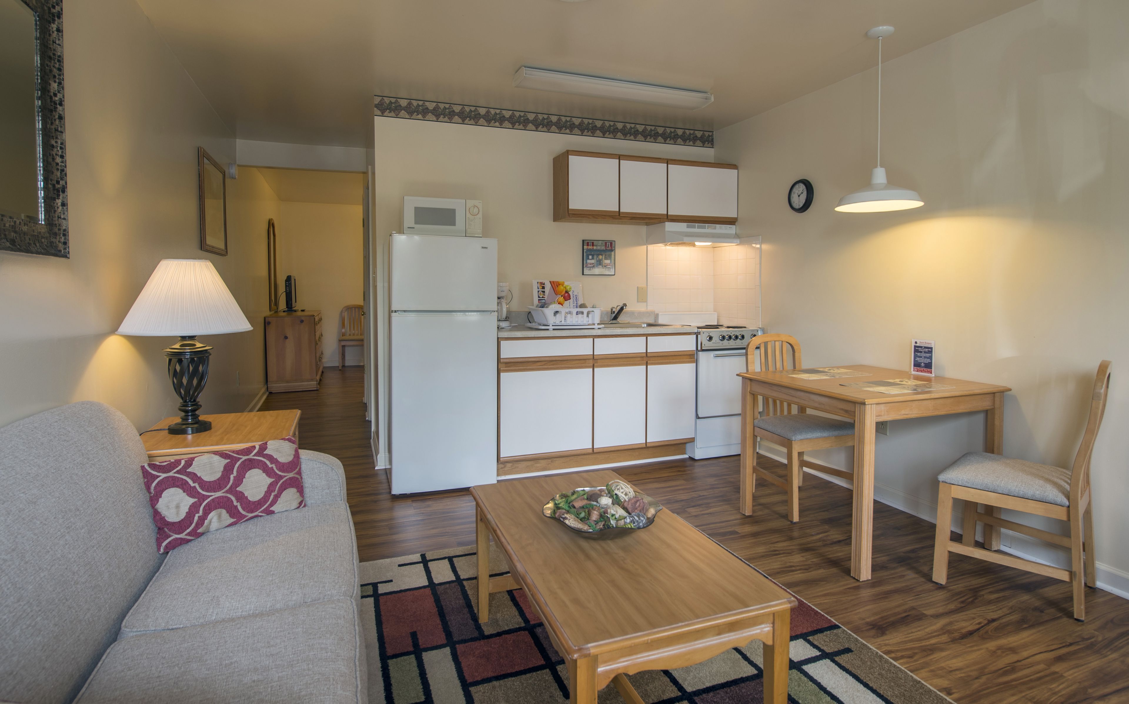 flat-screen tv, dvd player