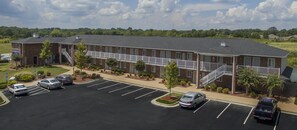 Free self parking - Affordable Suites Kannapolis (Kannapolis)