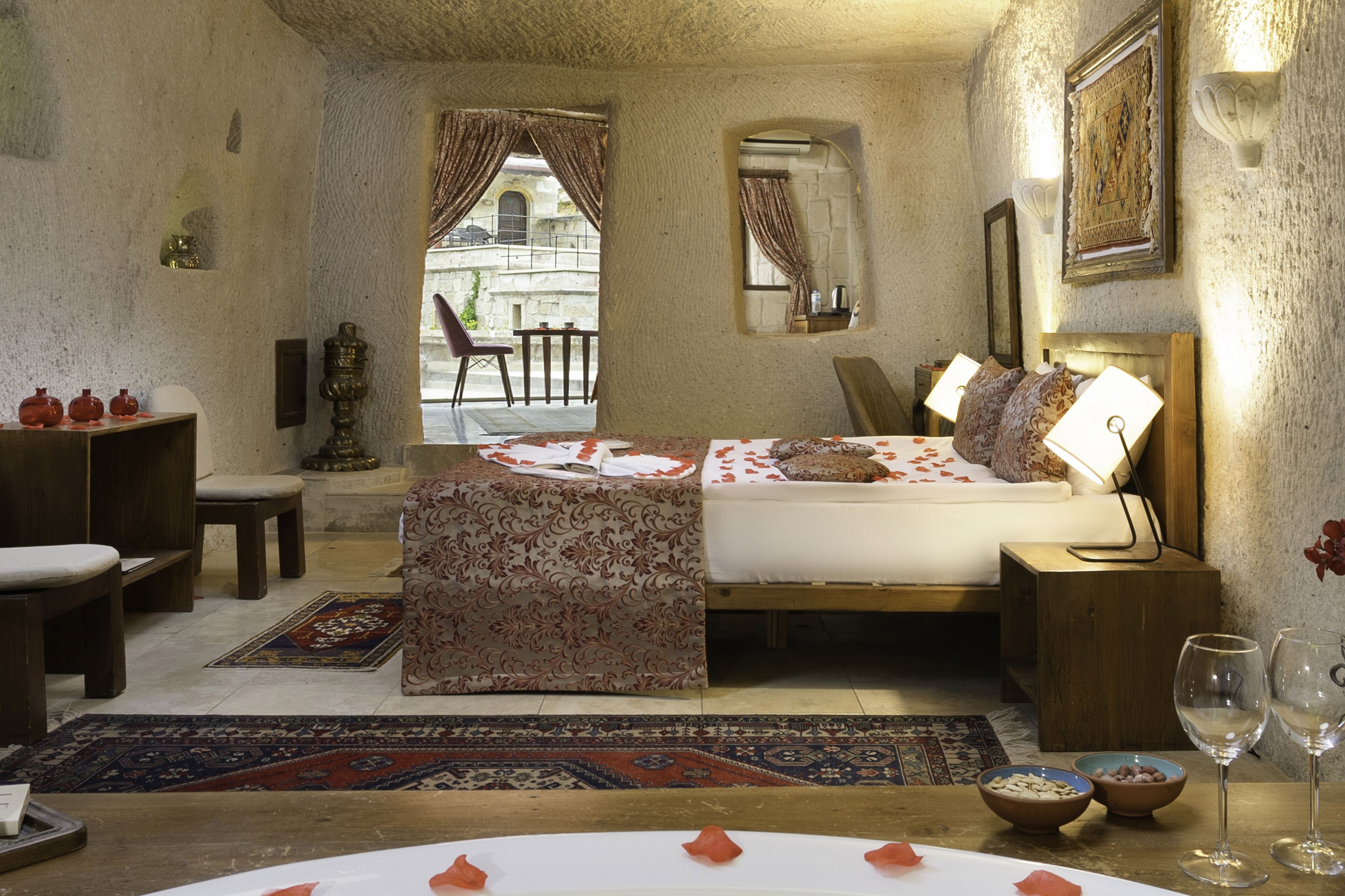 111 king cave suit with jacuzzi | jetted bathtub