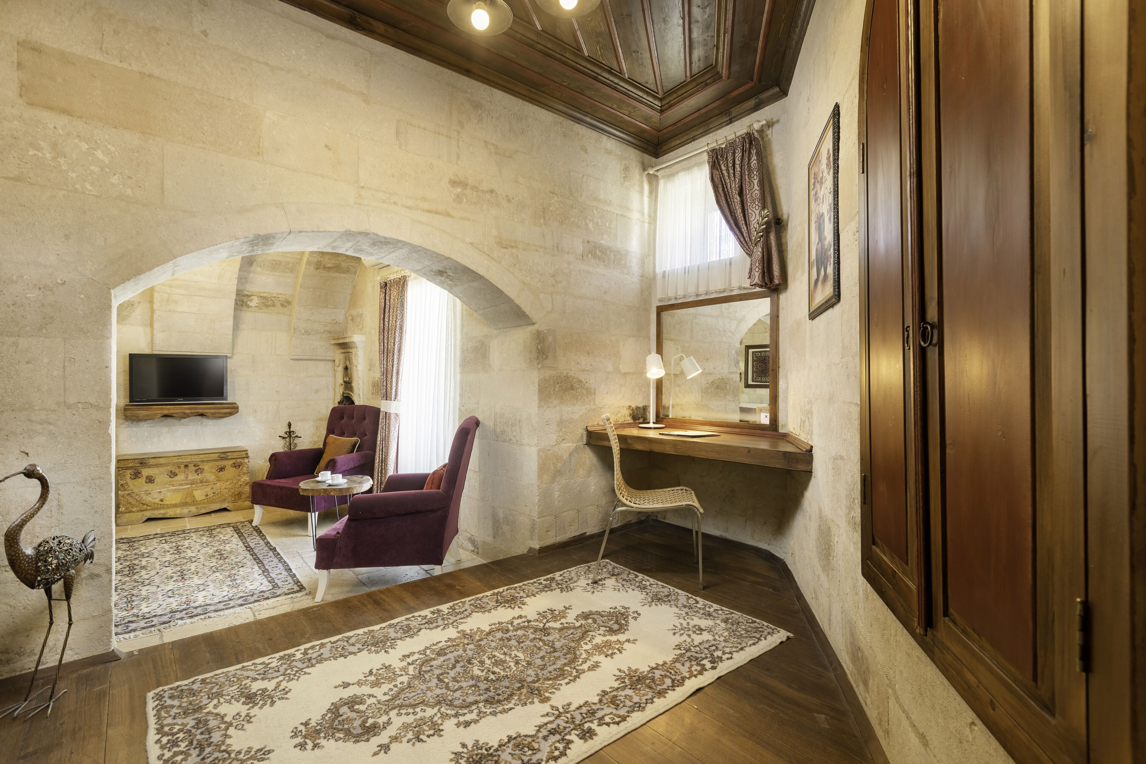 32-inch led tv with satellite channels, tv