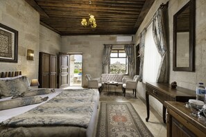 Ropa de cama de alta calidad y minibar 