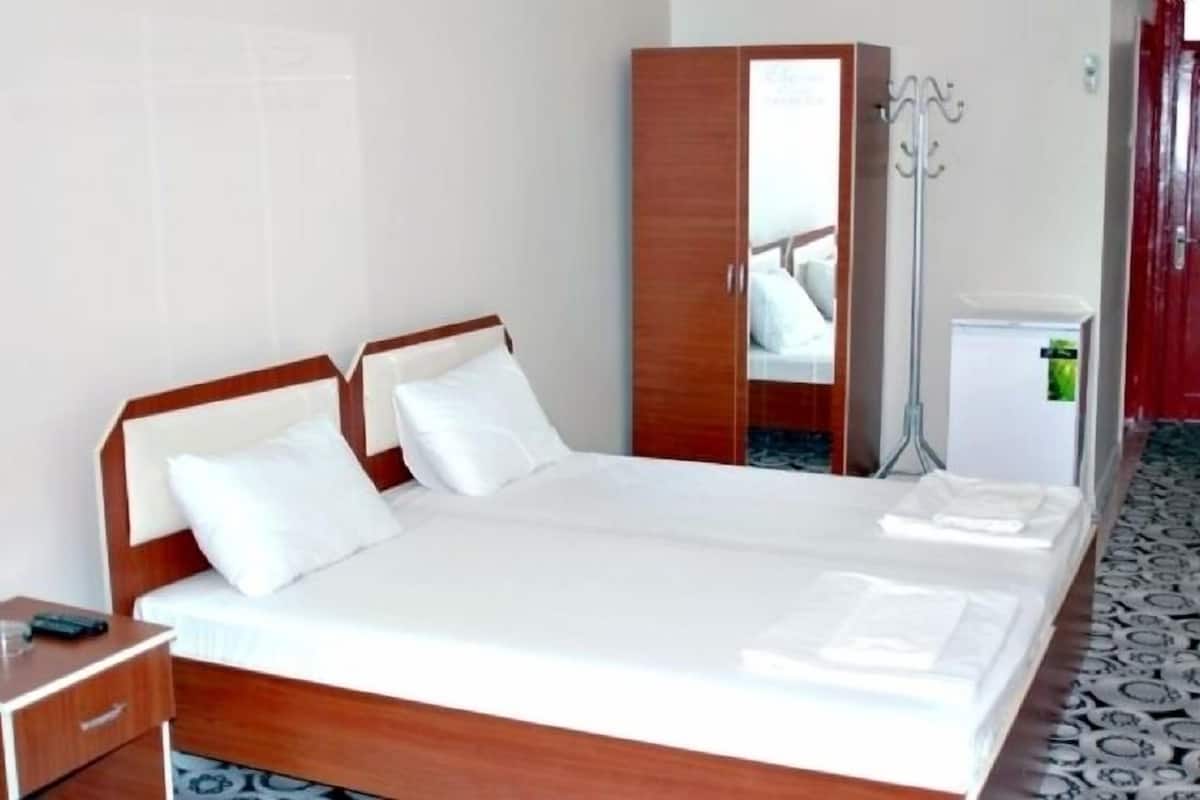 Standard Room | Minibar, free WiFi