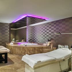 Couples treatment rooms, sauna, hot tub, steam room, Turkish bath