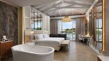 Maldive House (Swim Up) | Free minibar, in-room safe, desk, laptop workspace