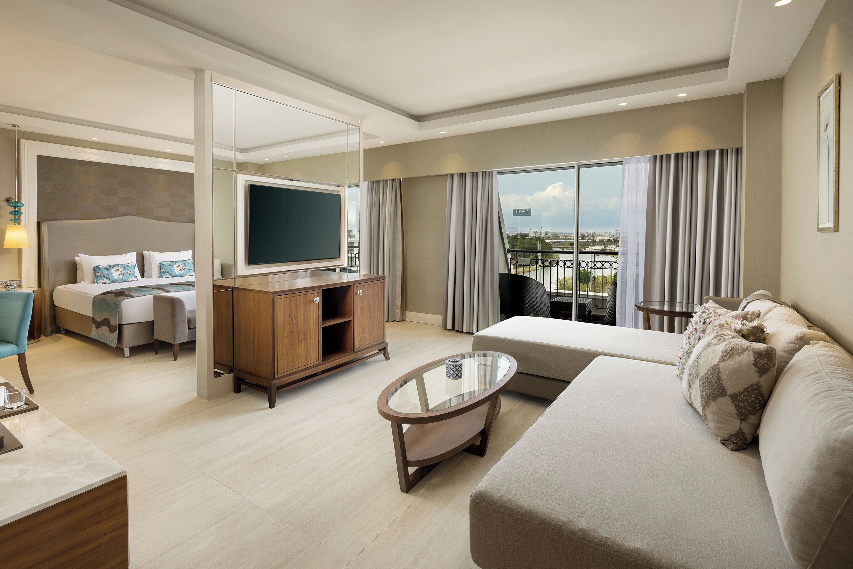 Deluxe Room | Een gratis minibar, een kluis op de kamer, een bureau