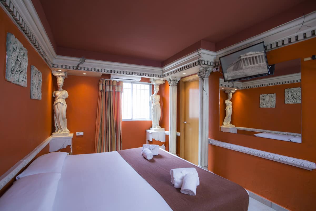 Standard Double Room, Ensuite | Hypo-allergenic bedding, down comforters, individually decorated