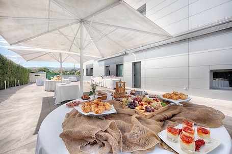 Exterior. Hotel Zalle Don Fernando