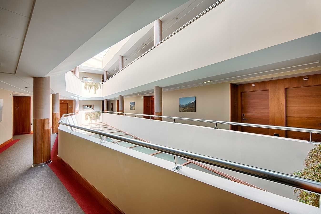 32-inch lcd tv with satellite channels, tv