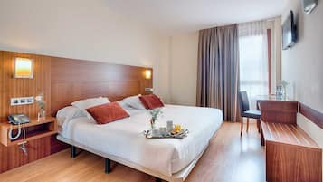 Minibar, coffres-forts dans les chambres, bureau, chambres insonorisées