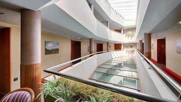 32-inch LCD TV with satellite channels, TV