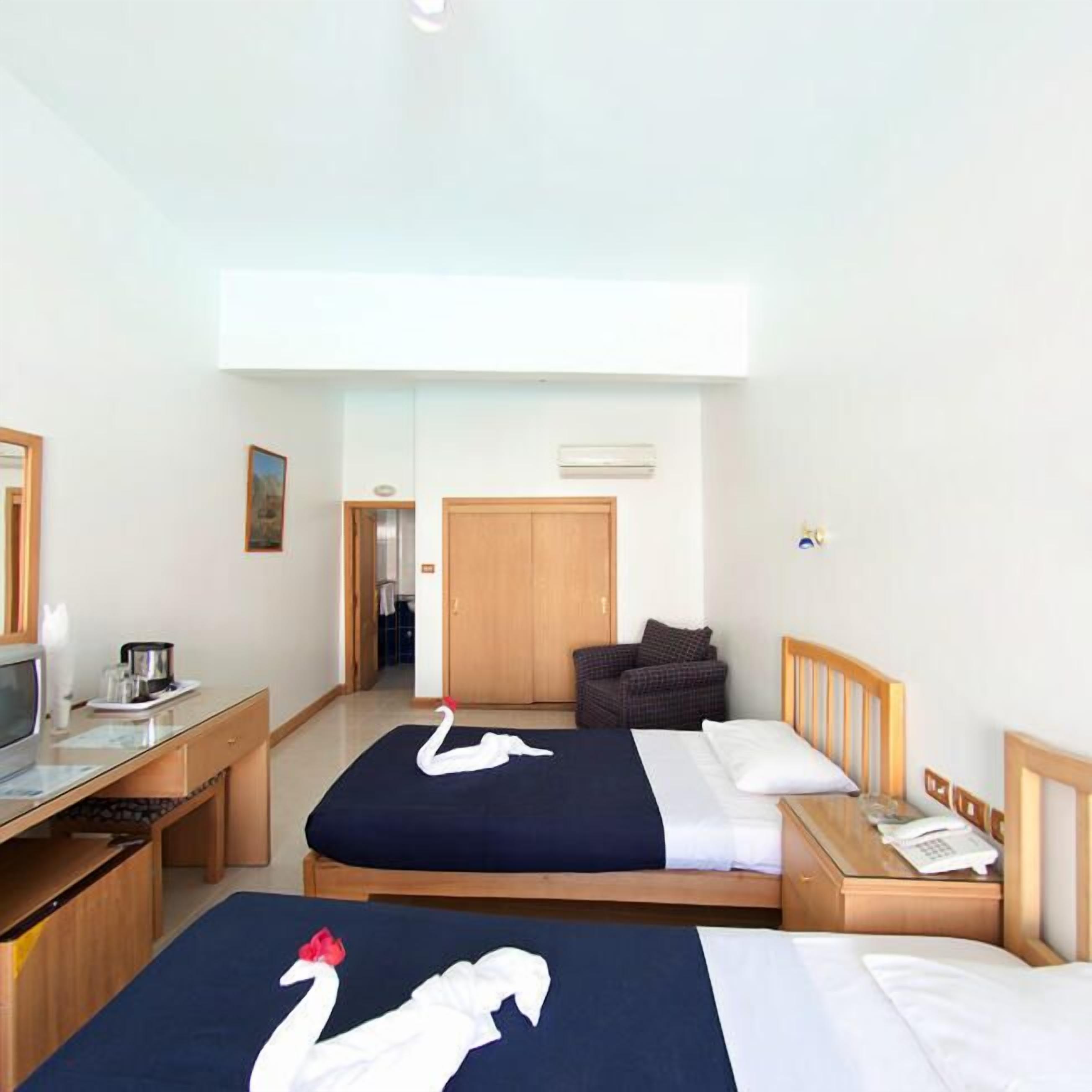 Egyptian cotton sheets, in-room safe, free WiFi