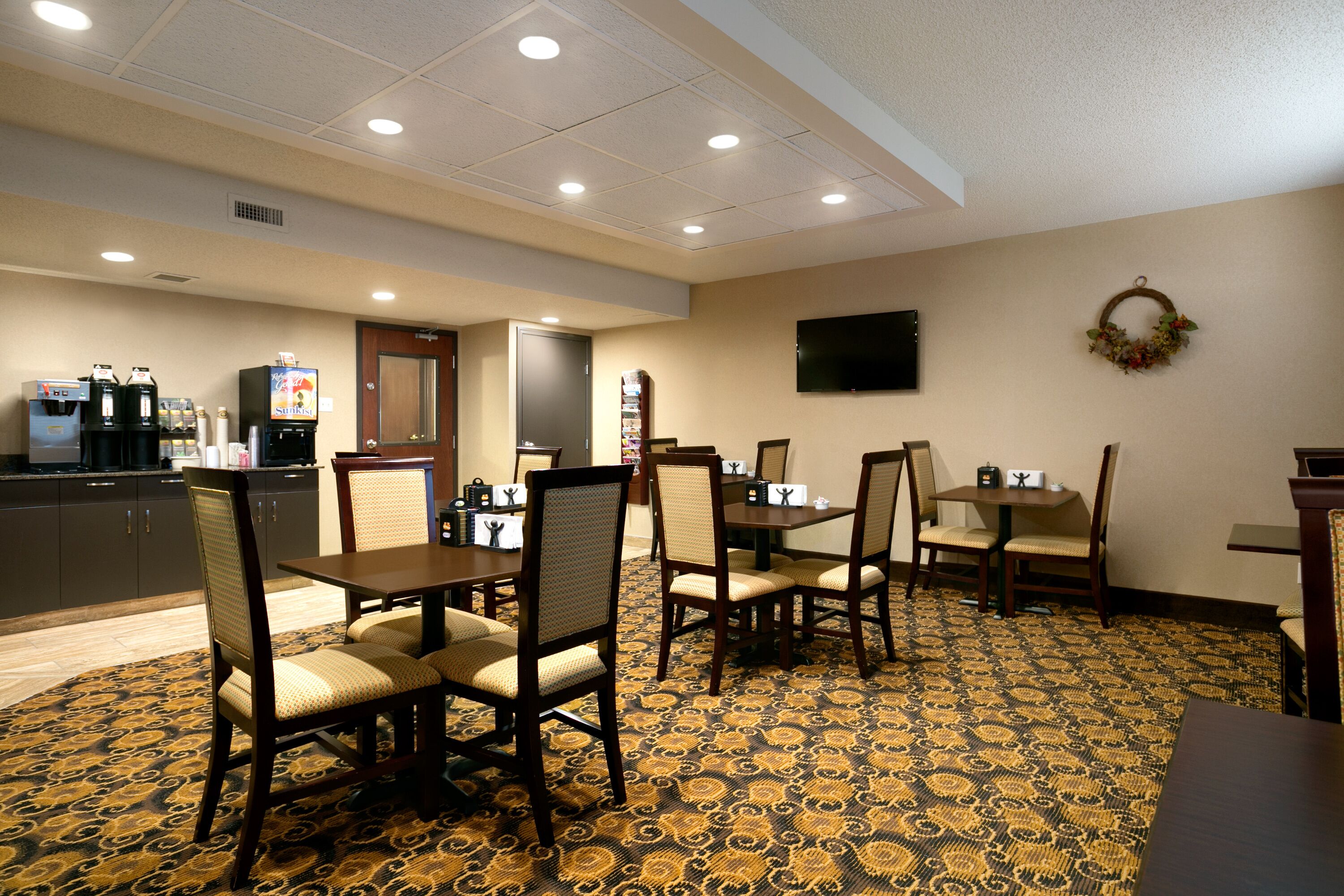 Tägliches inbegriffenes Frühstück zum Mitnehmen