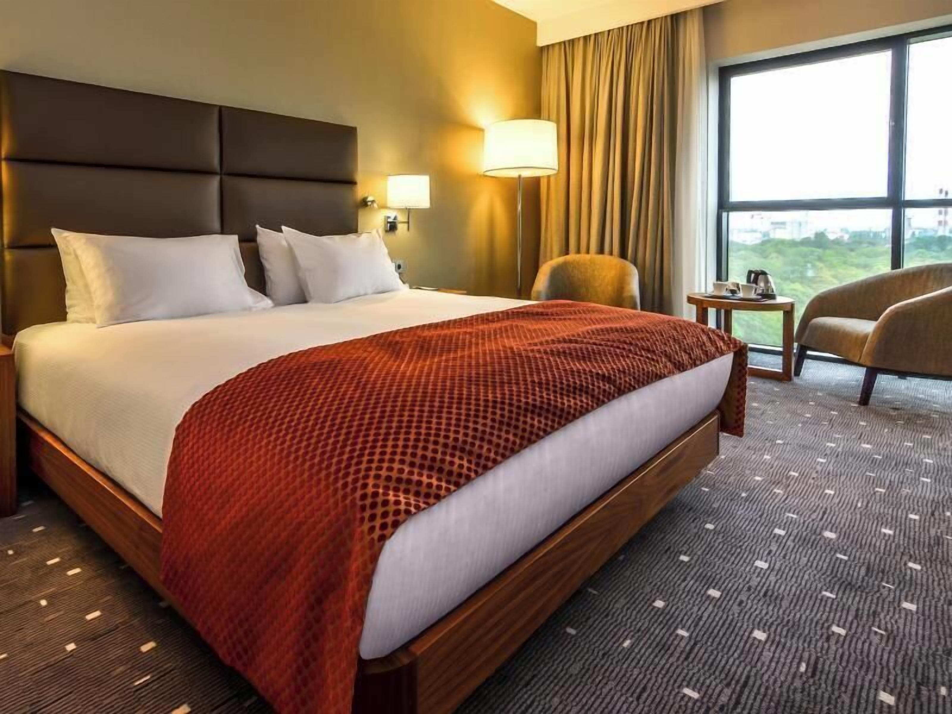 Premium bedding, minibar, in-room safe, desk
