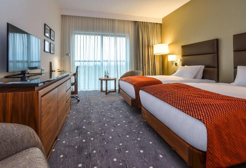 Premium bedding, minibar, in-room safe, desk