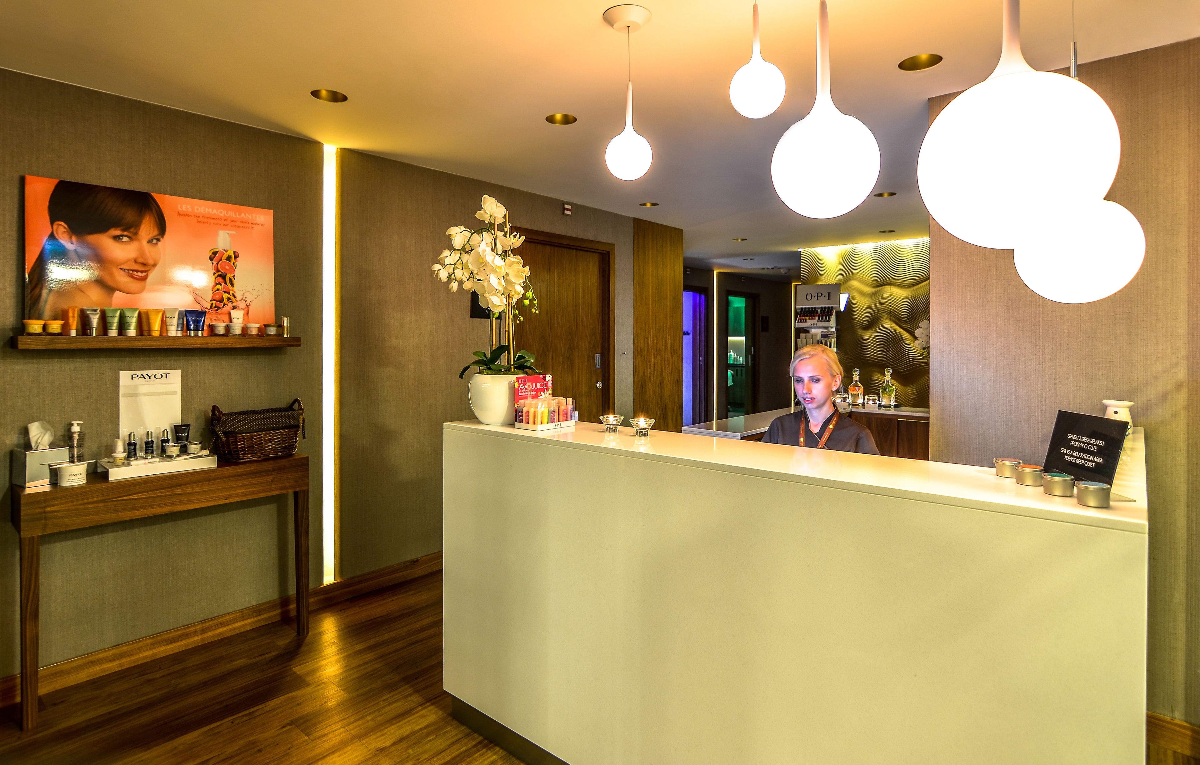 body treatments, aromatherapy, hot stone massages, deep-tissue massages