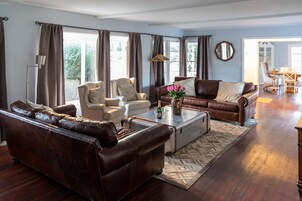 华丽独立别墅, 3 间卧室 | 客厅 | 电视