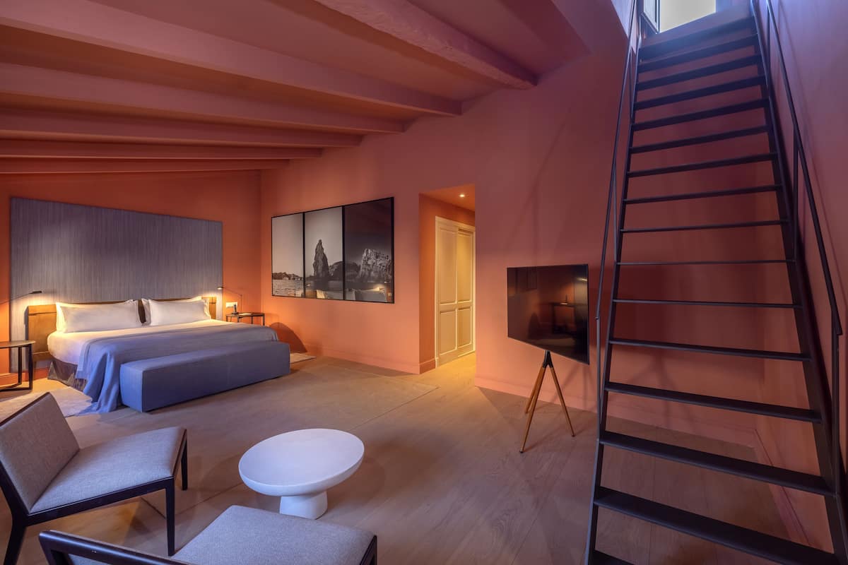 junior suite, terrace | 1 bedroom, premium bedding, down duvets, minibar